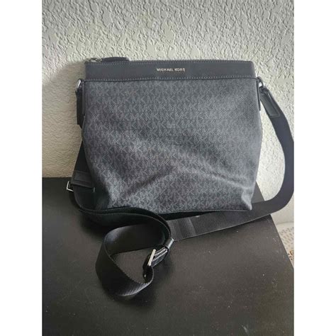 michael kors greyson logo messenger bag